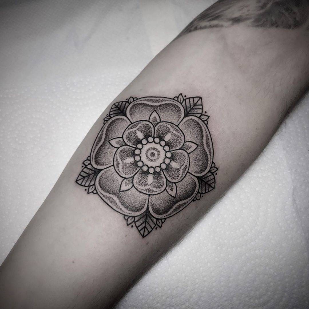 b体育：
上海纹身 点刺图腾纹身图案(图23)